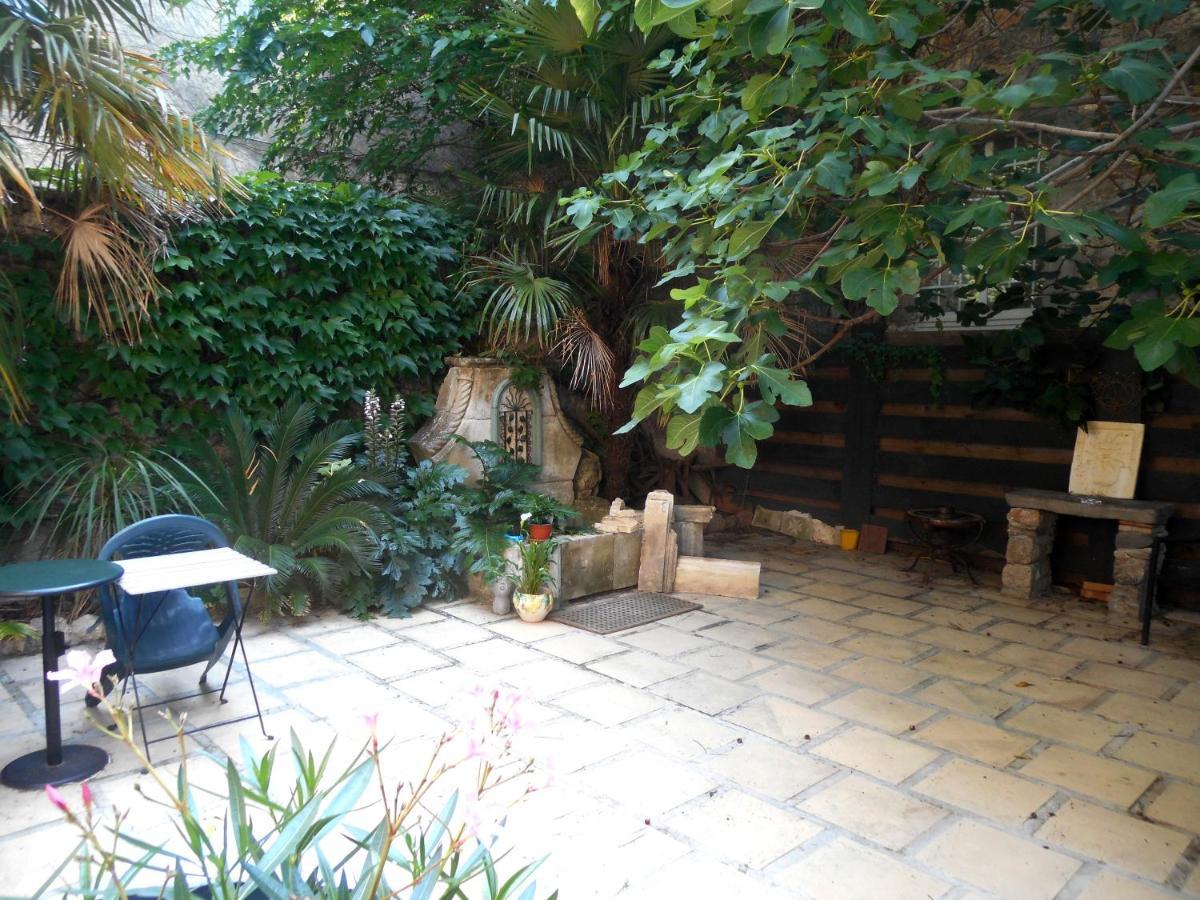 Logis De La Meschaussee, Dans Donjon Du Xie Siecle Canet  Zewnętrze zdjęcie